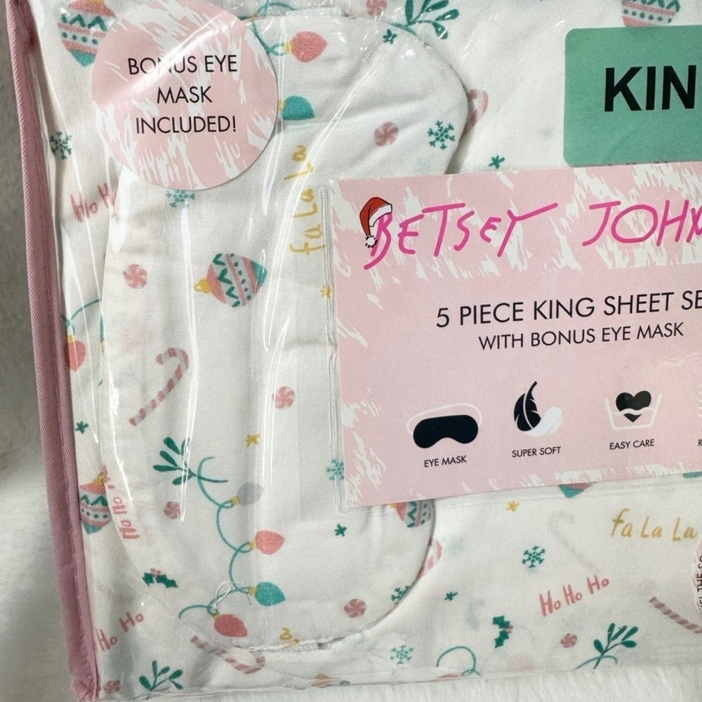 *NEW* Betsey Johnson White and Pink 5-Piece King Sheet Set with Bonus Eye Mask - Picture 2 of 6